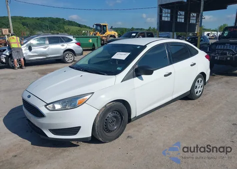 2017 Ford Focus S z USA, uszkodzony, nr VIN 1FADP3E22HL242670
